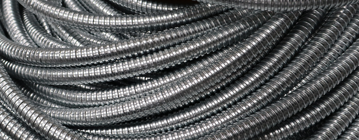 Camiones y estructuras metálicas